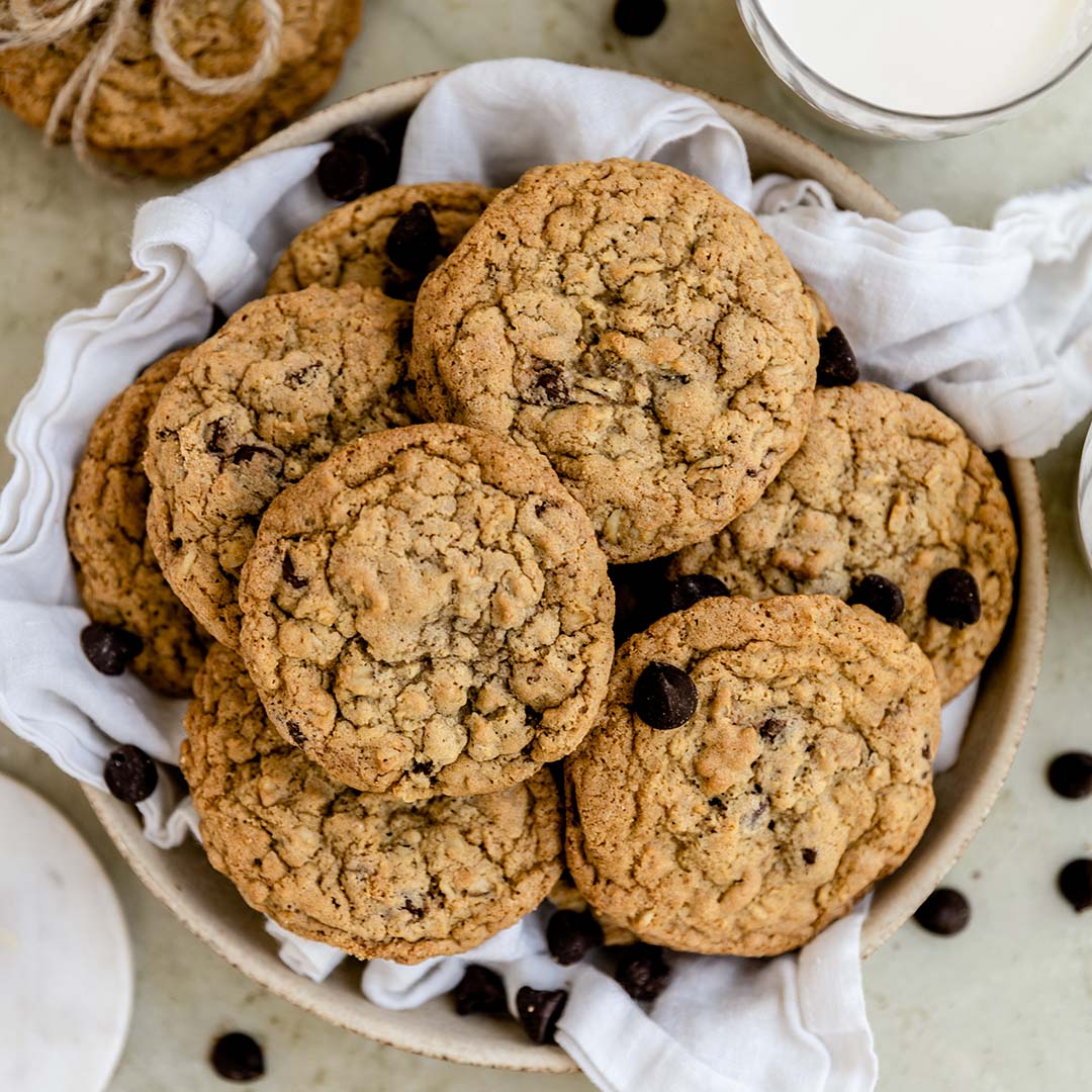 Chocolate Chip Oatmeal Cookies (Box of 12)